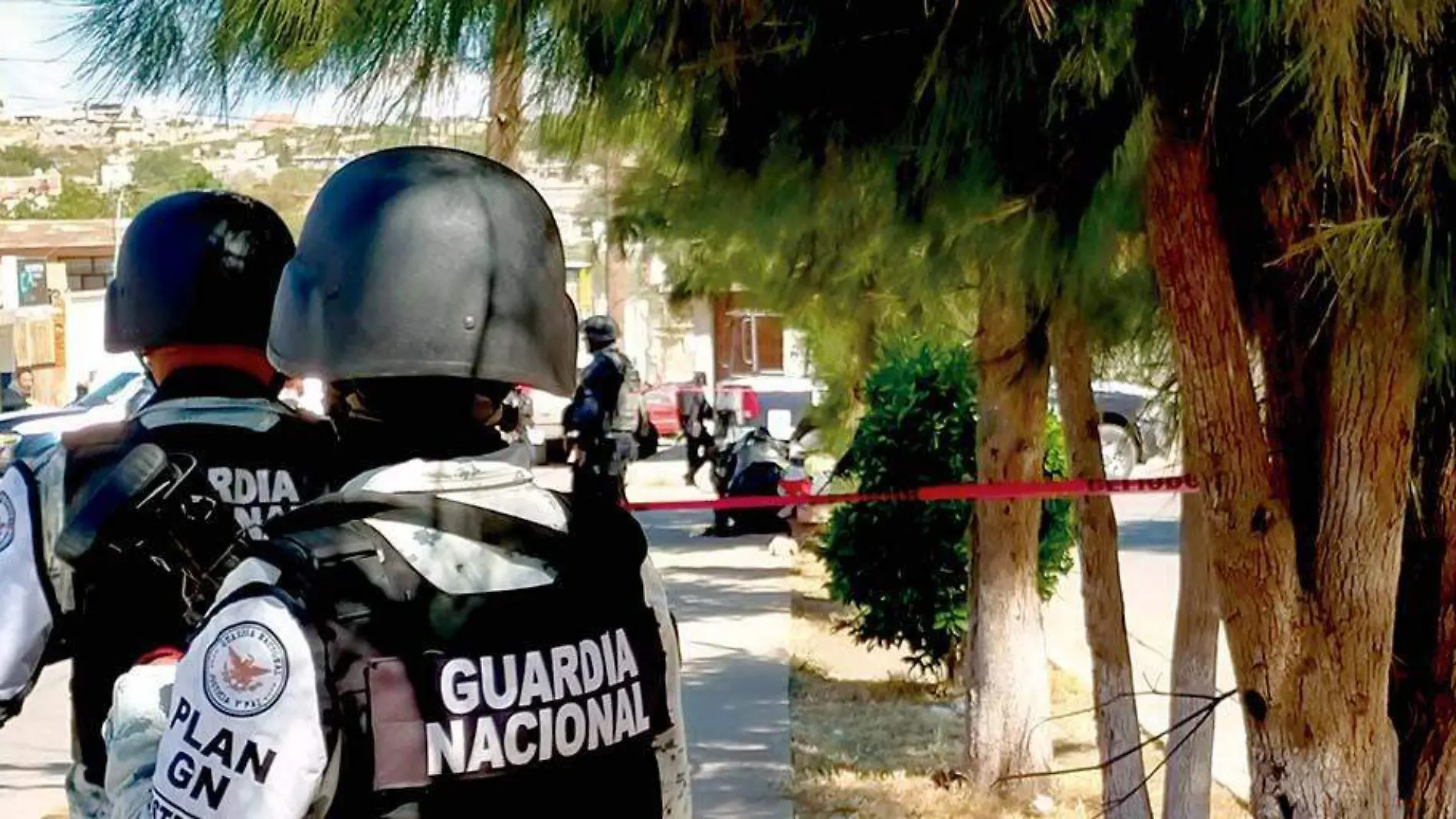 Elementos de la Guardia Nacional y de la Policía Estatal en zona de intervención